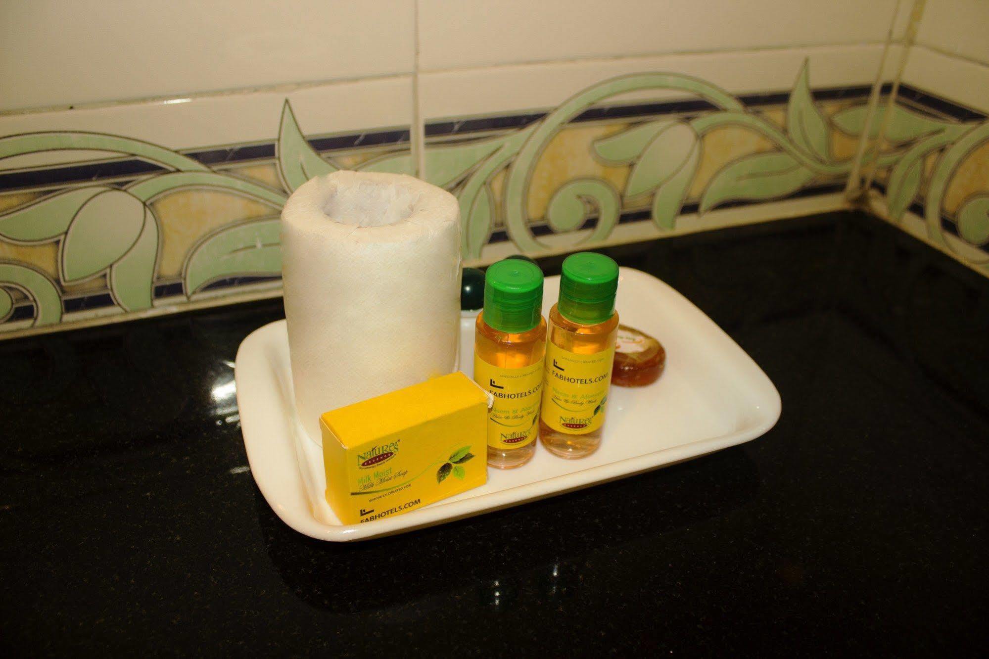 אוטי Fabhotel Khems Shoram Palace Road מראה חיצוני תמונה