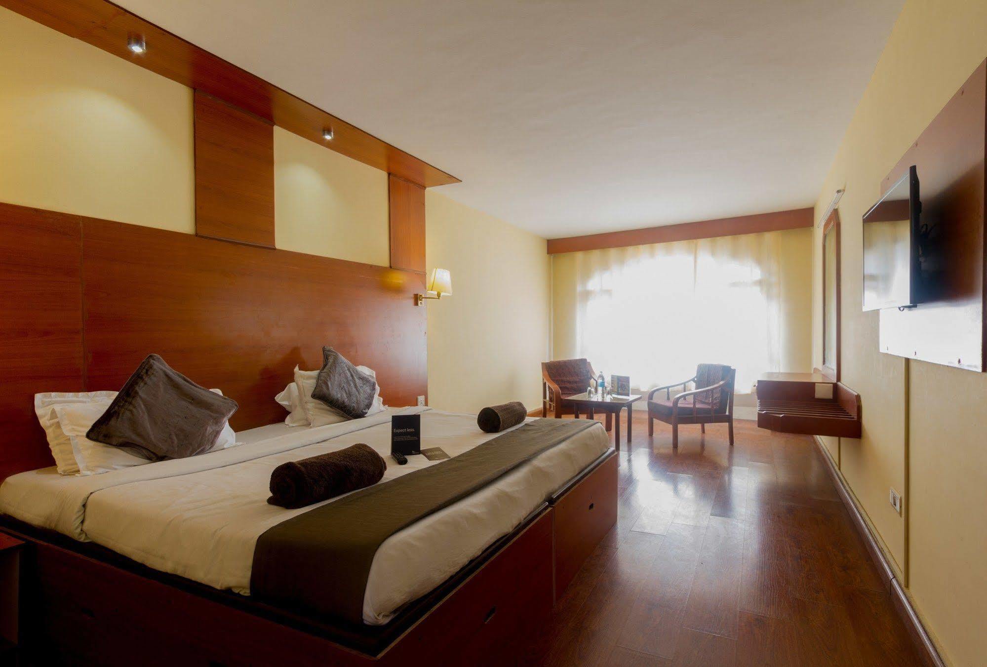 אוטי Fabhotel Khems Shoram Palace Road מראה חיצוני תמונה