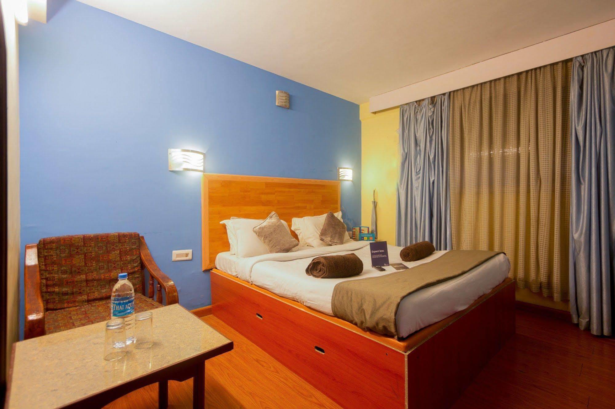 אוטי Fabhotel Khems Shoram Palace Road מראה חיצוני תמונה